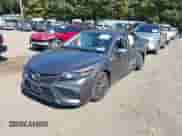 2021 Toyota Camry SE z VIN 4T1T11AK6MU552645, wystawiony jako IAAI lot #43331358 z przebiegiem 33 970 mil mil oraz . Historia ofert i sprzedaży dostępna na DreamBid. Obrazek 18.