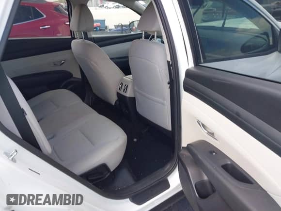 2025 Hyundai Tucson SEL with VIN 5NMJB3DE0SH524645, listed as a IAAI auction lot 43053225 with 4,074 mi miles and . Bid and sale history available at DreamBid. Image 8.