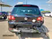 2010 Volkswagen Tiguan S с VIN WVGAV7AX3AW000272, выставлен на аукционе Copart как лот 80564365 с пробегом 162 060 миль миль и Списание • Salvage title. История ставок и продаж доступна на DreamBid. Изображение 6.