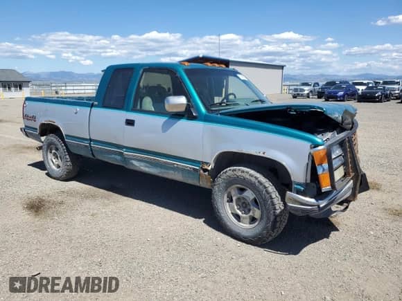 1994 Chevrolet Silverado 2500 z VIN 2GCFK29K0R1183860, wystawiony jako Copart lot #57499835 z przebiegiem 260 302 mil mil oraz Czysty tytuł • Clean title. Historia ofert i sprzedaży dostępna na DreamBid. Obrazek 4.