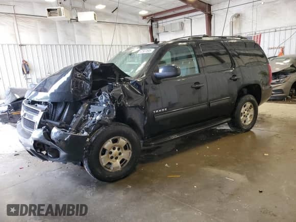 2011 Chevrolet Tahoe LS с VIN 1GNSKAE06BR399696, выставлен на аукционе Copart как лот 62587695 с пробегом Не указан миль и На запчасти • Non repairable. История ставок и продаж доступна на DreamBid. Изображение 1.