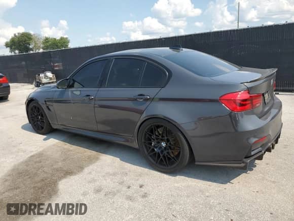 2017 BMW M3 z VIN WBS8M9C33H5G85560, wystawiony jako Copart lot #62140155 z przebiegiem 65 652 mil mil oraz Szkoda całkowita • Salvage title. Historia ofert i sprzedaży dostępna na DreamBid. Obrazek 2.