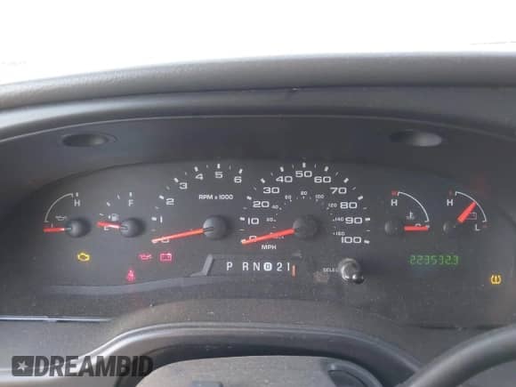 2008 Ford Econoline Cargo Commercial z VIN 1FTNS24L18DA11772, wystawiony jako IAAI lot #41025371 z przebiegiem 223 532 mil mil oraz . Historia ofert i sprzedaży dostępna na DreamBid. Obrazek 7.