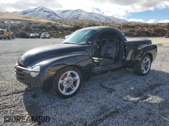 2003 Chevrolet SSR LS with VIN 1GCES14PX3B102203, listed as a Copart auction lot 43537505 with 90,463 mi miles and Salvage title. Bid and sale history available at DreamBid. Image 1.