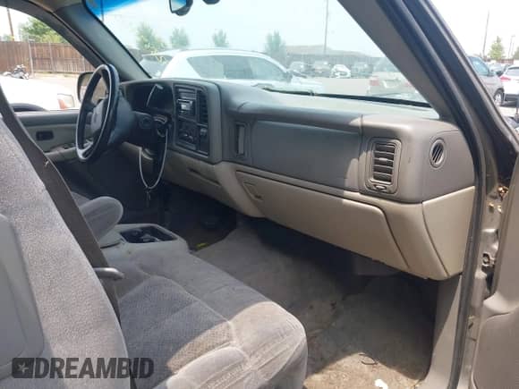 2002 Chevrolet Suburban Z71 with VIN 3GNFK16Z12G288908, listed as a IAAI auction lot 42889403 with 202,639 mi miles and . Bid and sale history available at DreamBid. Image 5.