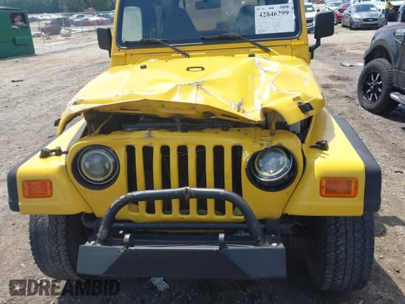 2000 Jeep Wrangler SE with VIN 1J4FA29PXYP761165, listed as a IAAI auction lot 42846299 with 182,415 mi miles and . Bid and sale history available at DreamBid. Image 6.