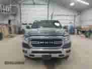 2022 Ram 1500 Big Horn z VIN 1C6RRFFG2NN410725, wystawiony jako IAAI lot #43107175 z przebiegiem 26 975 mil mil oraz . Historia ofert i sprzedaży dostępna na DreamBid. Obrazek 12.