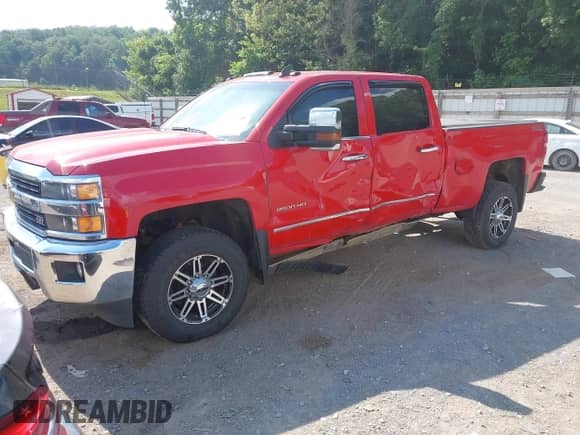 2015 Chevrolet Silverado 2500HD LTZ с VIN 1GC1KWEG3FF531609, выставлен на аукционе IAAI как лот 42754744 с пробегом 198 706 миль миль и . История ставок и продаж доступна на DreamBid. Изображение 17.