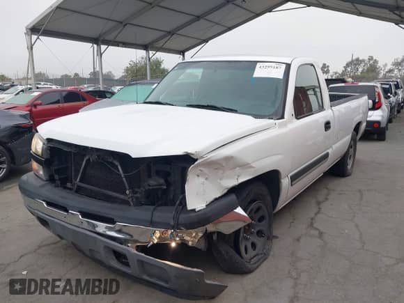 2005 Chevrolet Silverado 1500 z VIN 1GCEC14X95Z233467, wystawiony jako IAAI lot #43295187 z przebiegiem 169 076 mil mil oraz . Historia ofert i sprzedaży dostępna na DreamBid. Obrazek 18.