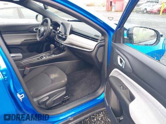 2025 Jeep Compass Sport z VIN 3C4NJDAN9ST542532, wystawiony jako IAAI lot #41899980 z przebiegiem 127 mil mil oraz . Historia ofert i sprzedaży dostępna na DreamBid. Obrazek 5.