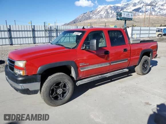 2007 Chevrolet Silverado 2500HD LT1 z VIN 1GCHK23D57F161653, wystawiony jako Copart lot #47205745 z przebiegiem Nie podano mil oraz Czysty tytuł • Clean title. Historia ofert i sprzedaży dostępna na DreamBid. Obrazek 1.