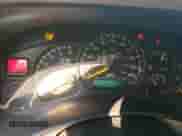 2001 Chevrolet Silverado 1500 LS с VIN 2GCEK19T111342792, выставлен на аукционе Copart как лот 70650695 с пробегом 275 241 миль миль и Чистый • Clean title. История ставок и продаж доступна на DreamBid. Изображение 9.