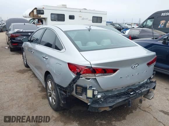 2019 Hyundai Sonata Sport с VIN 5NPE34AF0KH747949, выставлен на аукционе IAAI как лот 43144133 с пробегом 102 816 миль миль и . История ставок и продаж доступна на DreamBid. Изображение 3.