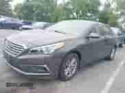 2015 Hyundai Sonata SE с VIN 5NPE24AF4FH146262, выставлен на аукционе IAAI как лот 43221290 с пробегом 62 112 миль миль и . История ставок и продаж доступна на DreamBid. Изображение 2.