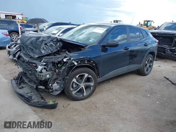 2024 Chevrolet Trax 1RS с VIN KL77LGE23RC126175, выставлен на аукционе IAAI как лот 43116196 с пробегом 12 513 миль миль и . История ставок и продаж доступна на DreamBid. Изображение 17.