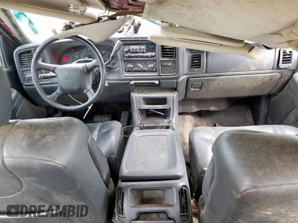 2002 Chevrolet Avalanche с VIN 3GNEC13T22G304607, выставлен на аукционе Copart как лот 84202365 с пробегом 177 044 миль миль и Списание • Salvage title. История ставок и продаж доступна на DreamBid. Изображение 8.