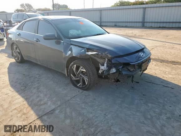 2024 Hyundai Elantra SEL z VIN KMHLS4DG9RU724437, wystawiony jako Copart lot #68687535 z przebiegiem 43 169 mil mil oraz Szkoda całkowita • Salvage title. Historia ofert i sprzedaży dostępna na DreamBid. Obrazek 4.