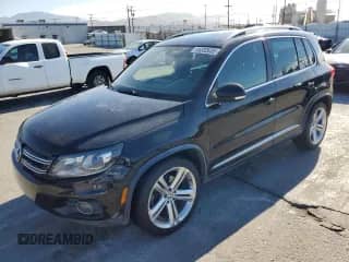 2015 Volkswagen Tiguan SEL с VIN WVGBV7AX1FW504346, выставлен на аукционе Copart как лот 85332635 с пробегом 89 744 миль миль и Списание • Salvage title. История ставок и продаж доступна на DreamBid. Изображение 1.