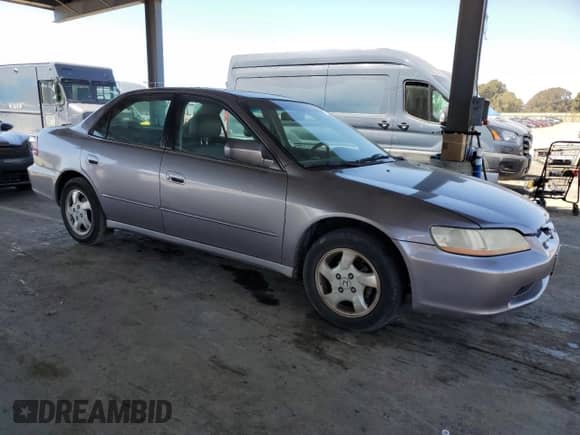 2000 Honda Accord EX z VIN 1HGCG6689YA067535, wystawiony jako Copart lot #52446535 z przebiegiem 218 712 mil mil oraz Szkoda całkowita • Salvage title. Historia ofert i sprzedaży dostępna na DreamBid. Obrazek 4.