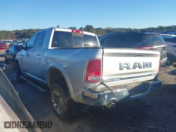 2016 Ram 1500 Longhorn z VIN 1C6RR7PT0GS208911, wystawiony jako IAAI lot #41080819 z przebiegiem 162 076 mil mil oraz . Historia ofert i sprzedaży dostępna na DreamBid. Obrazek 14.