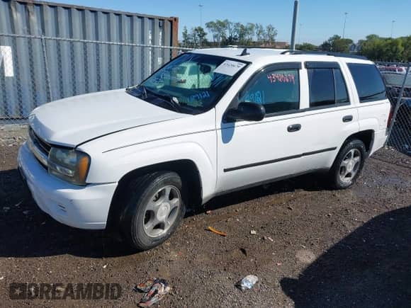 2008 Chevrolet TrailBlazer 2LT с VIN 1GNDS13S382189121, выставлен на аукционе IAAI как лот 43420679 с пробегом 280 554 миль миль и . История ставок и продаж доступна на DreamBid. Изображение 2.