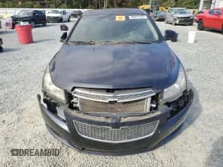 2014 Chevrolet Cruze 1LT z VIN 1G1PC5SBXE7305093, wystawiony jako Copart lot #89674185 z przebiegiem 90 907 mil mil oraz Szkoda całkowita • Salvage title. Historia ofert i sprzedaży dostępna na DreamBid. Obrazek 5.
