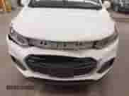 2018 Chevrolet Trax LS z VIN 3GNCJNSB6JL395156, wystawiony jako IAAI lot #43136292 z przebiegiem 196 475 mil mil oraz . Historia ofert i sprzedaży dostępna na DreamBid. Obrazek 6.