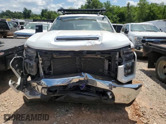 2022 Chevrolet Silverado 2500HD LT z VIN 1GC0WNE7XNF137792, wystawiony jako Copart lot #57893654 z przebiegiem 56 973 mil mil oraz Szkoda całkowita • Salvage title. Historia ofert i sprzedaży dostępna na DreamBid. Obrazek 5.