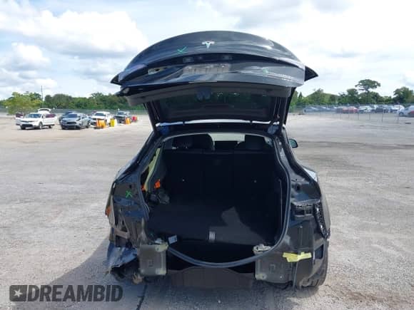 2021 Tesla Model Y Long Range с VIN 5YJYGAEE8MF207493, выставлен на аукционе IAAI как лот 43261396 с пробегом 49 440 миль миль и . История ставок и продаж доступна на DreamBid. Изображение 17.