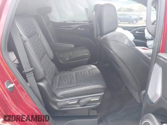 2024 Cadillac Escalade AWD V-Series с VIN 1GYS4HK99RR339334, выставлен на аукционе IAAI как лот 42280146 с пробегом 19 210 миль миль и . История ставок и продаж доступна на DreamBid. Изображение 8.