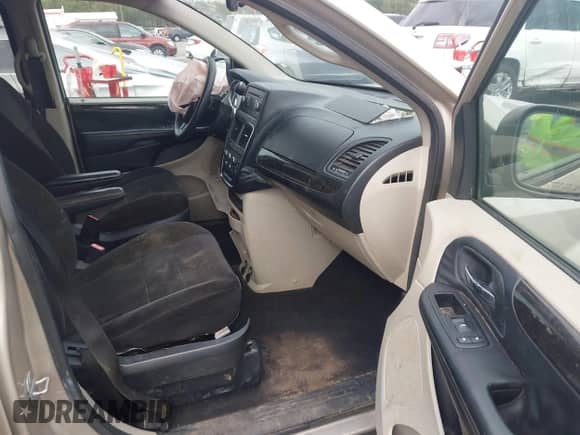 2012 Dodge Grand Caravan SXT z VIN 2C4RDGCG1CR399332, wystawiony jako IAAI lot #43444930 z przebiegiem 151 325 mil mil oraz . Historia ofert i sprzedaży dostępna na DreamBid. Obrazek 5.