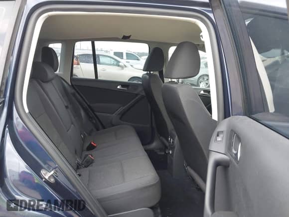 2013 Volkswagen Tiguan SE z VIN WVGAV3AX9DW613283, wystawiony jako IAAI lot #41954359 z przebiegiem 147 525 mil mil oraz . Historia ofert i sprzedaży dostępna na DreamBid. Obrazek 8.