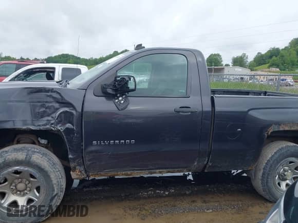 2014 Chevrolet Silverado 1500 Work Truck z VIN 1GCNKPEC6EZ296723, wystawiony jako IAAI lot #42336207 z przebiegiem 247 718 mil mil oraz . Historia ofert i sprzedaży dostępna na DreamBid. Obrazek 14.