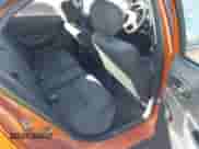 2005 Dodge Neon SXT z VIN 1B3ES56C75D264803, wystawiony jako IAAI lot #41688260 z przebiegiem 104 336 mil mil oraz . Historia ofert i sprzedaży dostępna na DreamBid. Obrazek 8.