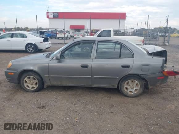 2004 Hyundai Accent GL с VIN KMHCG45C84U516684, выставлен на аукционе IAAI как лот 43475971 с пробегом 138 340 миль миль и . История ставок и продаж доступна на DreamBid. Изображение 14.