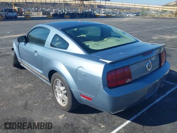 2007 Ford Mustang Deluxe с VIN 1ZVFT80N075289029, выставлен на аукционе IAAI как лот 43347766 с пробегом 97 769 миль миль и . История ставок и продаж доступна на DreamBid. Изображение 3.