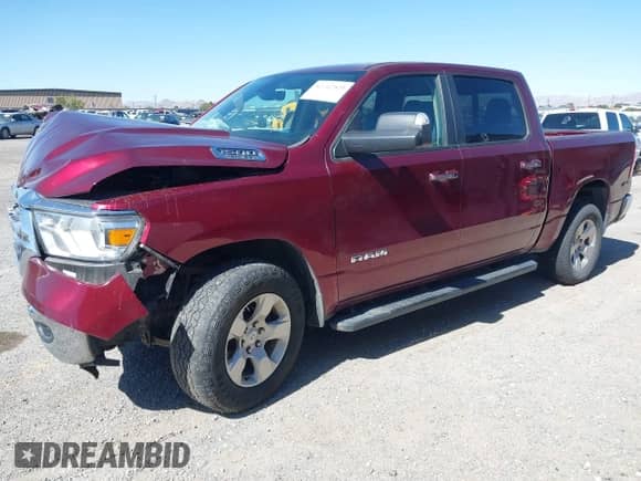 2020 Ram 1500 Lone Star z VIN 1C6RREFT4LN105571, wystawiony jako IAAI lot #42262825 z przebiegiem 90 103 mil mil oraz . Historia ofert i sprzedaży dostępna na DreamBid. Obrazek 2.