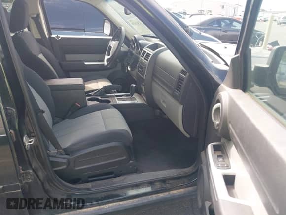 2007 Dodge Nitro SLT with VIN 1D8GU58K07W602508, listed as a IAAI auction lot 42811679 with 185,468 mi miles and . Bid and sale history available at DreamBid. Image 5.