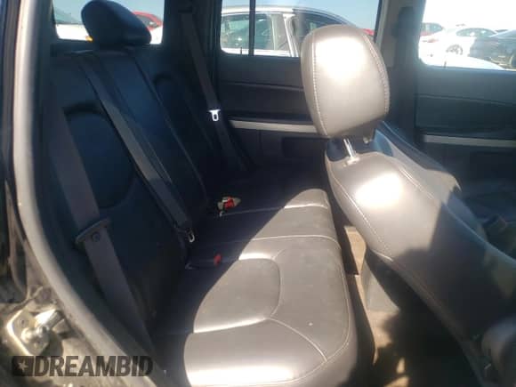 2010 Chevrolet HHR 1LT z VIN 3GNBABDB5AS550809, wystawiony jako Copart lot #72055624 z przebiegiem 173 625 mil mil oraz Czysty tytuł • Clean title. Historia ofert i sprzedaży dostępna na DreamBid. Obrazek 11.