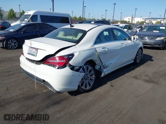 2018 Mercedes-Benz CLA 250 с VIN WDDSJ4EB0JN535959, выставлен на аукционе IAAI как лот 43050065 с пробегом 12 026 миль миль и . История ставок и продаж доступна на DreamBid. Изображение 4.