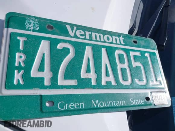 2018 Toyota Tacoma SR with VIN 5TFCZ5AN5JX139253, listed as a IAAI auction lot 41715831 with 111,950 mi miles and . Bid and sale history available at DreamBid. Image 12.
