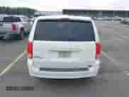 2019 Dodge Grand Caravan SE with VIN 2C4RDGBG8KR638293, listed as a IAAI auction lot 43290326 with 92,178 mi miles and . Bid and sale history available at DreamBid. Image 16.