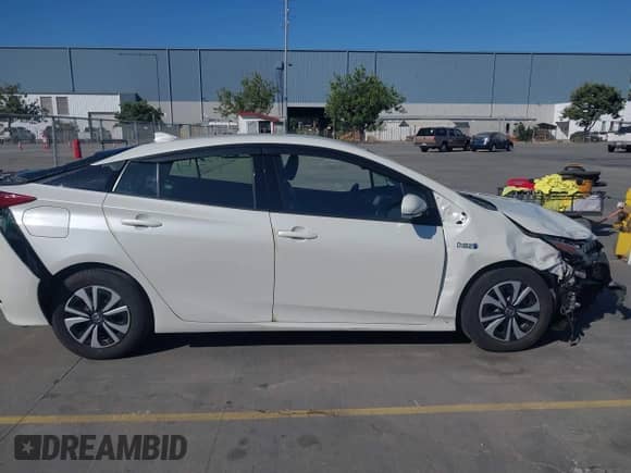 2019 Toyota Prius Plus с VIN JTDKARFP4K3114700, выставлен на аукционе IAAI как лот 42862108 с пробегом 139 020 миль миль и . История ставок и продаж доступна на DreamBid. Изображение 14.