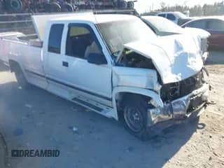 1996 Chevrolet Silverado 2500 с VIN 1GCGC29R1TE267156, выставлен на аукционе IAAI как лот 42051235 с пробегом Не указан миль и . История ставок и продаж доступна на DreamBid. Изображение 1.