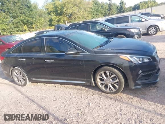 2015 Hyundai Sonata Limited with VIN 5NPE34AB2FH114548, listed as a IAAI auction lot 43303484 with 107,340 mi miles and . Bid and sale history available at DreamBid. Image 13.