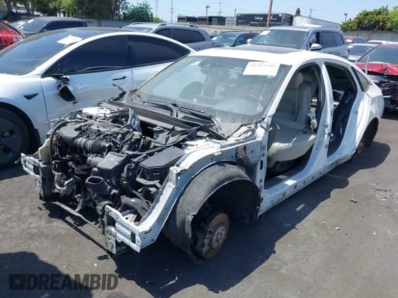 2018 Honda Accord Touring with VIN 1HGCV2F9XJA002139, listed as a IAAI auction lot 42324789 with Not provided miles and . Bid and sale history available at DreamBid. Image 2.