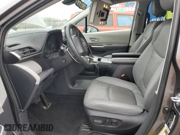 2023 Toyota Sienna Limited с VIN 5TDZSKFCXPS095334, выставлен на аукционе Copart как лот 48197735 с пробегом 25 656 миль миль и Списание • Salvage title. История ставок и продаж доступна на DreamBid. Изображение 7.