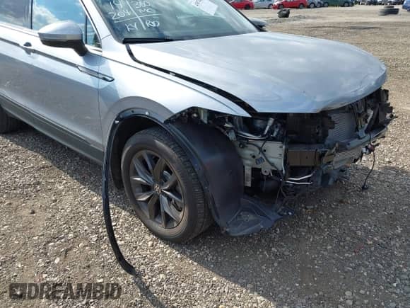 2024 Volkswagen Tiguan SE с VIN 3VV2B7AX3RM137808, выставлен на аукционе IAAI как лот 43074423 с пробегом 14 204 миль миль и . История ставок и продаж доступна на DreamBid. Изображение 19.