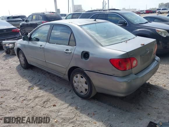 2004 Toyota Corolla CE z VIN 1NXBR32E44Z249209, wystawiony jako IAAI lot #43208727 z przebiegiem 299 999 mil mil oraz . Historia ofert i sprzedaży dostępna na DreamBid. Obrazek 3.