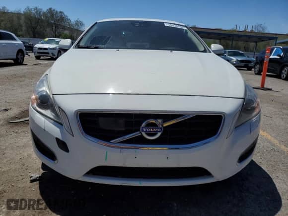 2013 Volvo S60 T6 R-Design Platinum с VIN YV1902FHXD2179720, выставлен на аукционе Copart как лот 56236895 с пробегом 150 128 миль миль и Списание • Salvage title. История ставок и продаж доступна на DreamBid. Изображение 5.